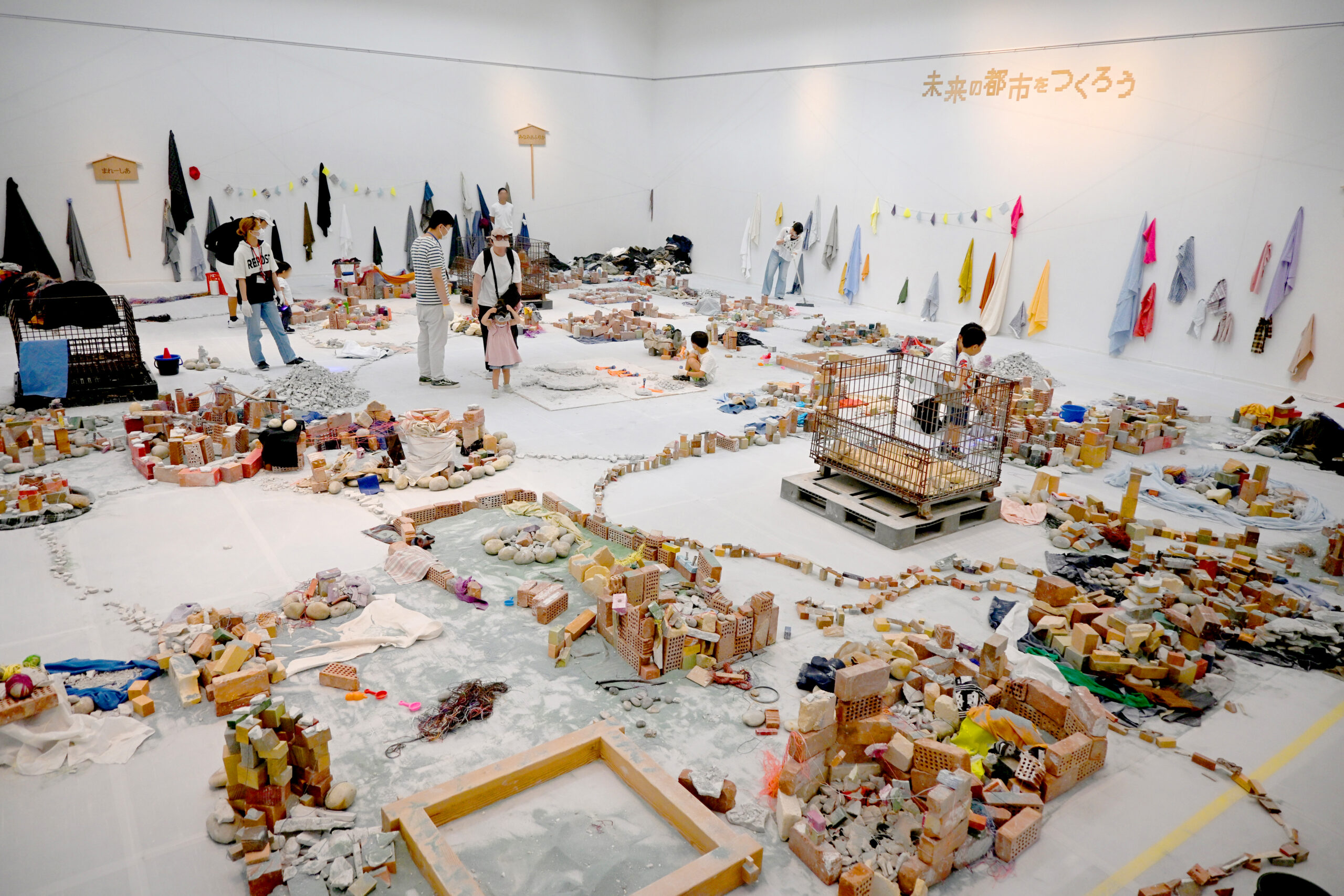 イベントレポート：巨大参加型アート空間『未来の都市をつくろう』2025
